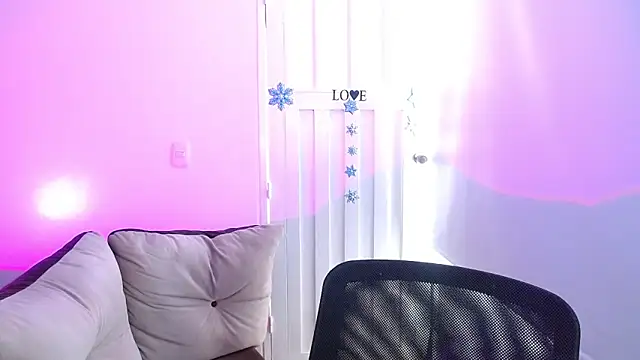 milfrousse live XXX chat