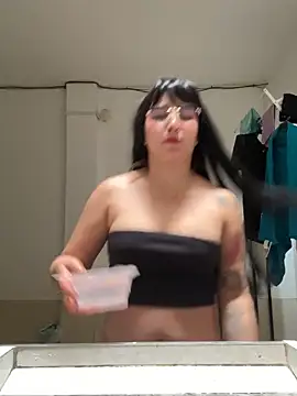 Arya_d Chat XXX in diretta