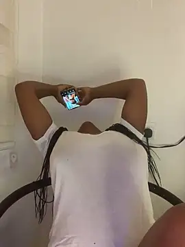 MISSMAYSROOM Adlı Modelin Canlı XXX Sohbeti