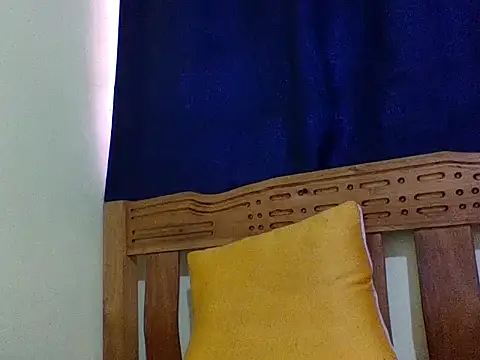 Roseroca33: διαδικτυακό σόου στην κάμερα