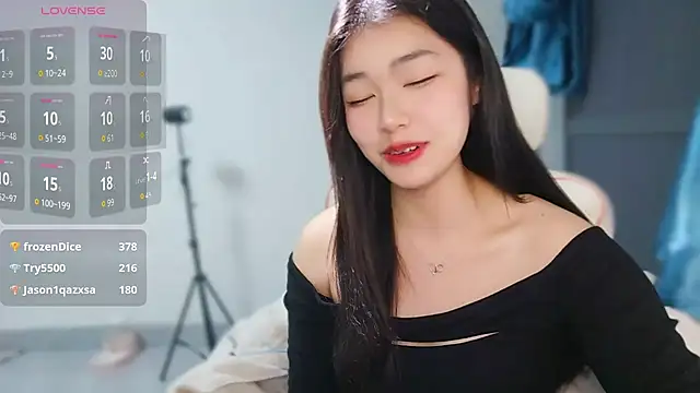 -yaya-777 网络视讯表演