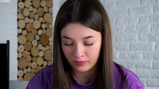 LowOncoming Adlı Modelin Canlı XXX Sohbeti