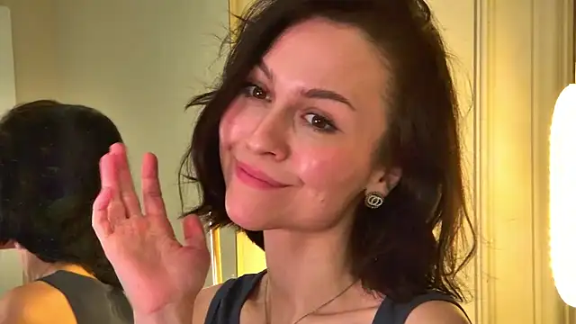 MonicaMercer élő XXX-chatje