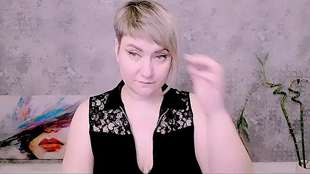 Djullia's Live XXX Chat