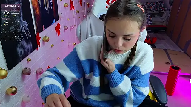 Show modela Misss_Vikk na web-kameri