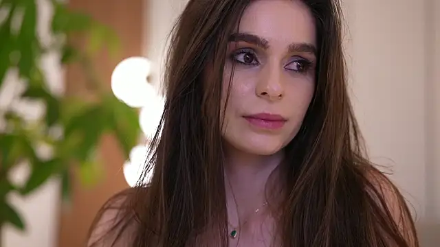 DoviaClaire Adlı Modelin Canlı XXX Sohbeti