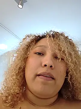 Chatroom XXX en direct de BonnieRitz