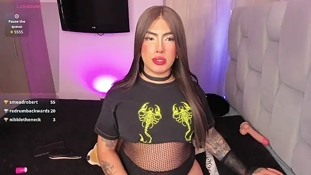 Pokazy przed kamerką – Sophie_whitexxx