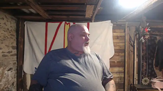 Newfiesausage1972 – Live XXX-chat