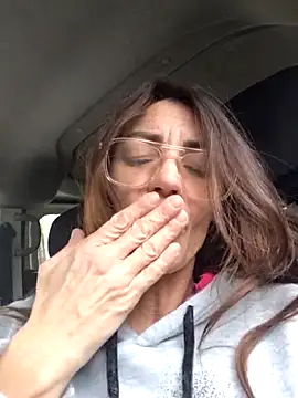 Eimikuro11 élő XXX-chatje