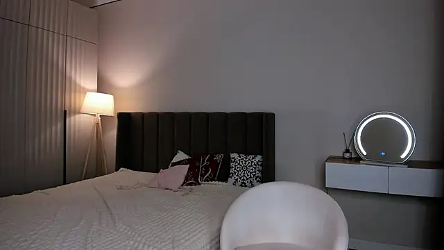 missliiaa: онлайн-секс-чат