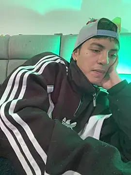 Chat +18 de NaytonFreeman ao vivo