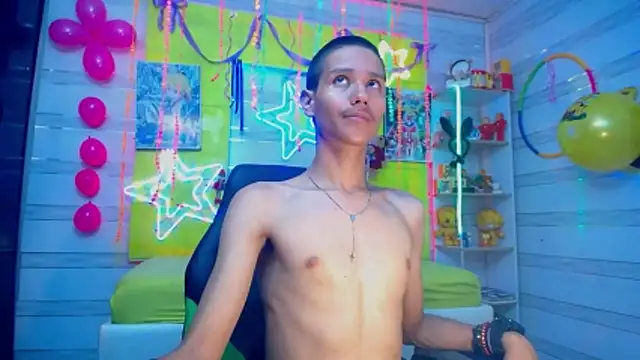 Chat +18 de andy_staar ao vivo