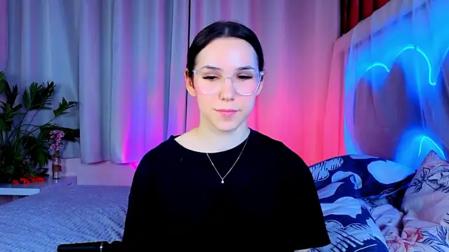 -CindyLou live XXX chat