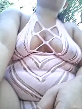 hot-mom22's Live XXX Chat