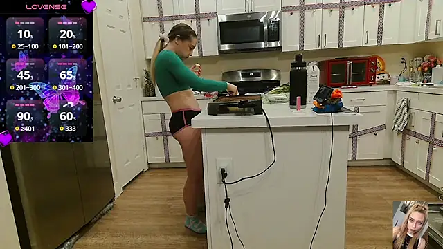 Blondiewithanass Live XXX-Chat