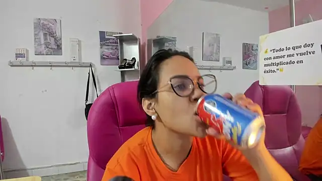 CAMILA--REY Live XXX-Chat