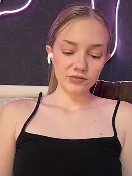 MilaMoone লাইভ XXX চ্যাট