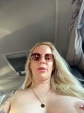 June695_'s Webcam Show