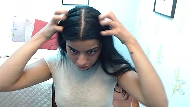 Laia_white élő XXX-chatje