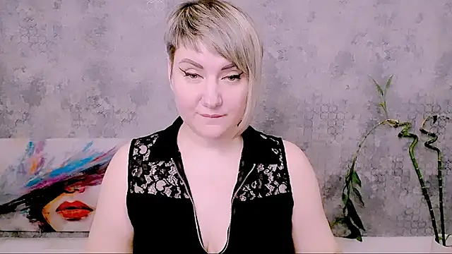 Djullia's Live XXX Chat