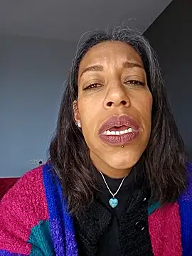 Goldenlace Show in webcam