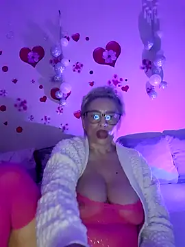 BellaBellaHot's Live XXX Chat