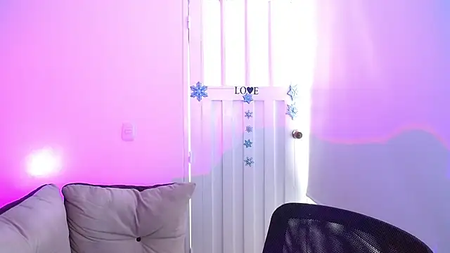 milfrousse Chat XXX live