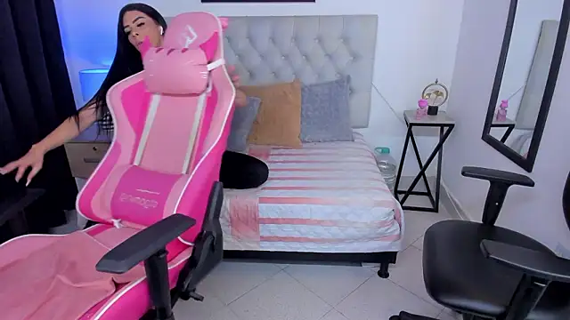 KristalFoxx's Live XXX Chat