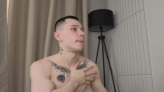 Chat +18 de R1mmo__ ao vivo