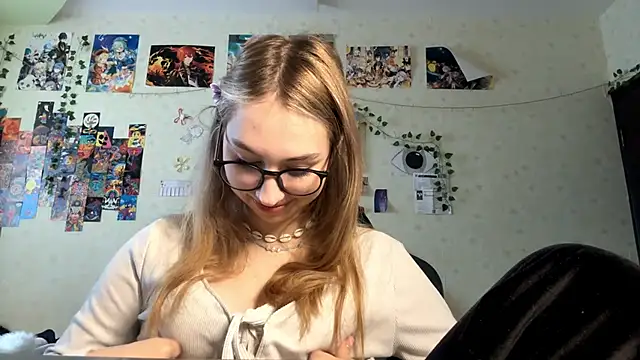 JanelBray Adlı Modelin Canlı XXX Sohbeti