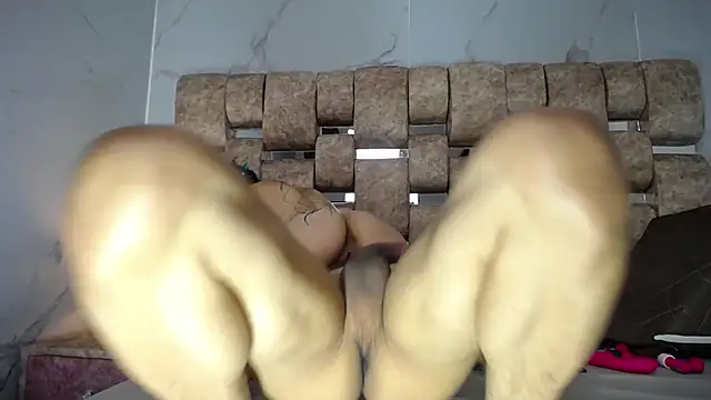 LucyyLeo 라이브 XXX 채팅