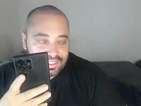 drlluis: διαδικτυακό σόου στην κάμερα