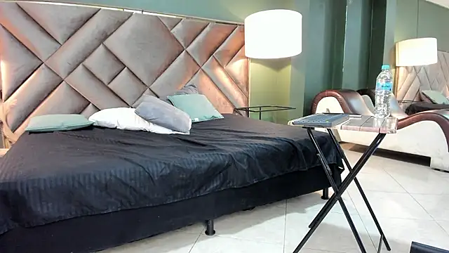 Chat XXX ao vivo de Kya_Wild