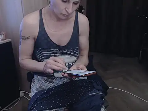 Chat +18 de HornyClitX ao vivo