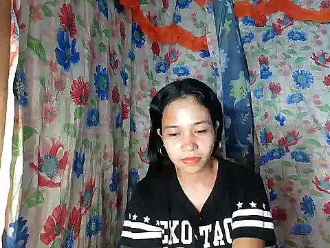 Živý XXX chat PinaySkinnyGirl