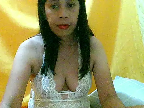 Nhicole4you's Live XXX Chat