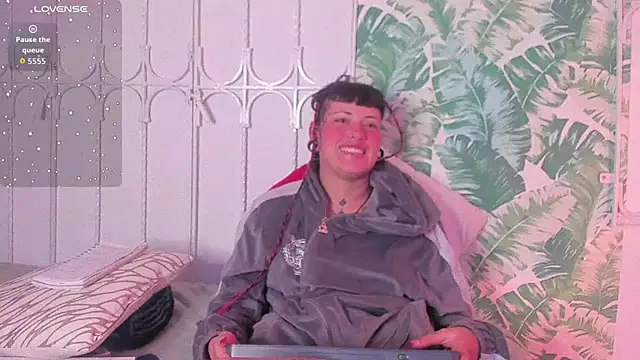 _sharlotte777のライブXXXチャット