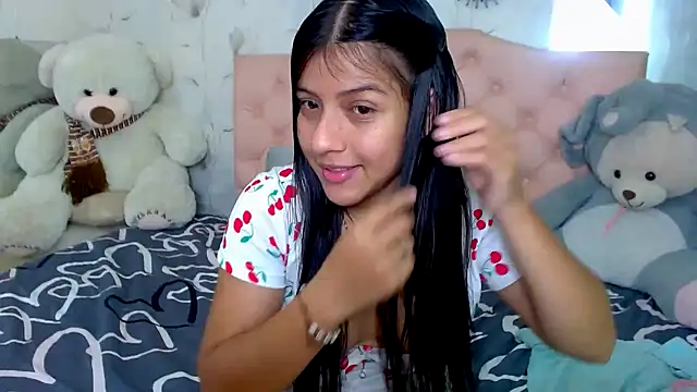 zara_cute élő XXX-chatje