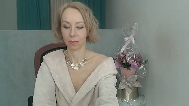 LuxuryNika's Webcam Show