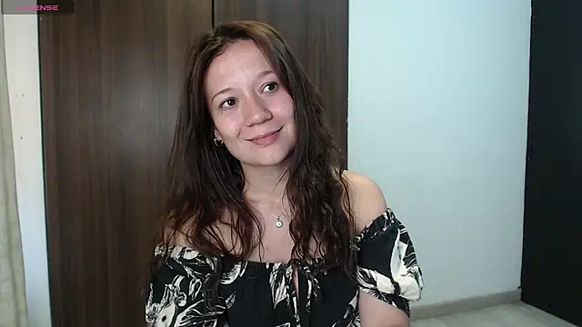 lanna_1878 Adlı Modelin Canlı XXX Sohbeti