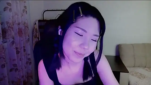 AprilOnilll Adlı Modelin Canlı XXX Sohbeti