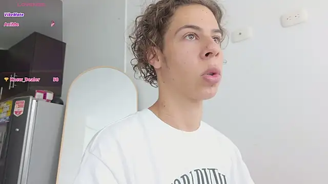 grey___27 Adlı Modelin Canlı XXX Sohbeti