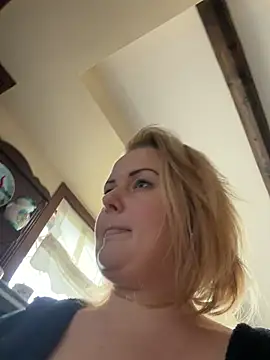 Piccolamonella29 Webcam show