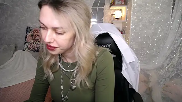 دردشة NickyAdamidi الجنسية المباشرة