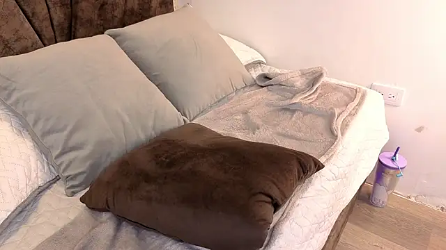 Webkamerová show zoe_hugeboobs