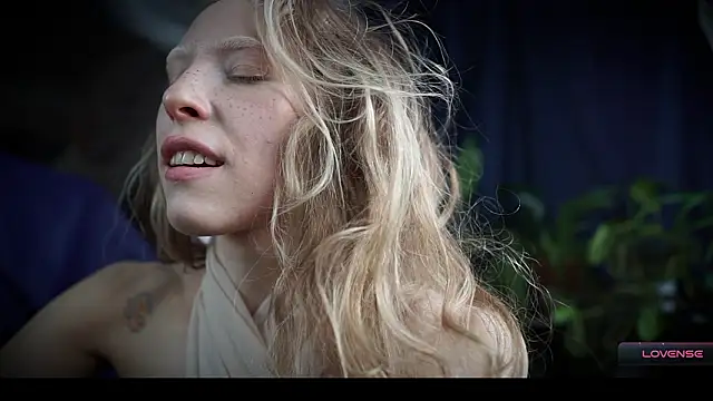 _Phantom_thread_のライブXXXチャット