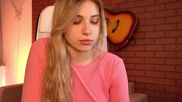 EllieCutes: онлайн-секс-чат