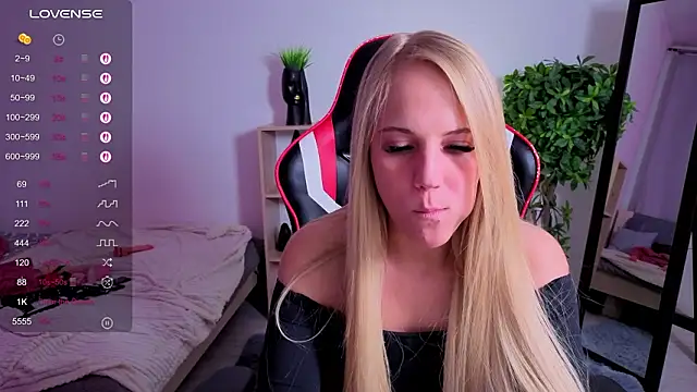 Emmi_crystal 现场XXX聊天