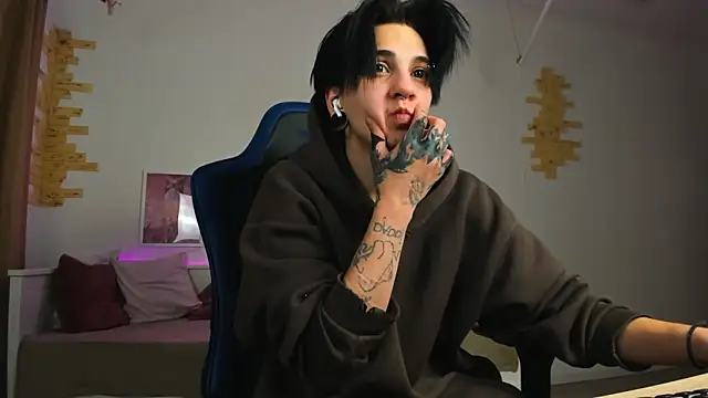 RayTaylorr: онлайн-секс-чат